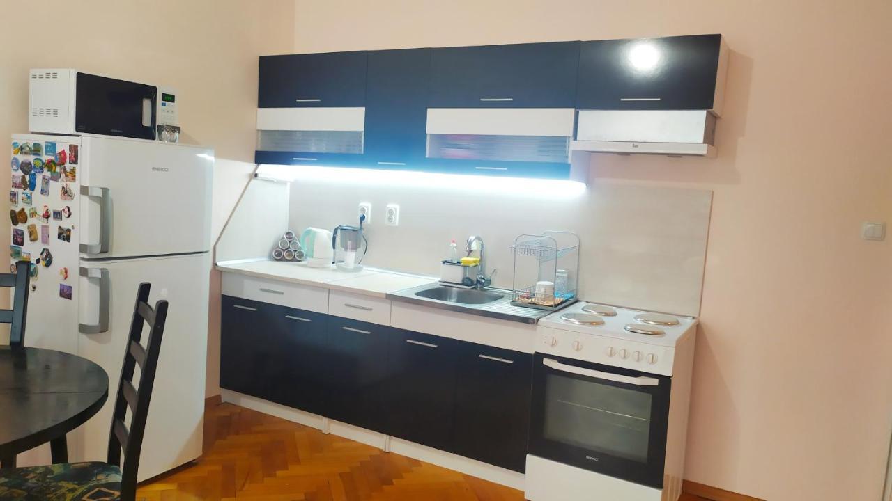 Lovely City Center 1Bd, 1Bt Apartment Sofia Eksteriør bilde